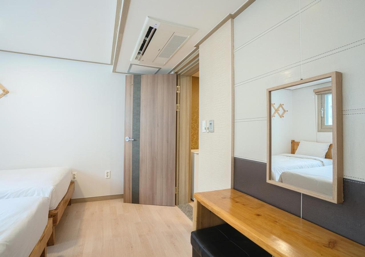J2 Family Hotel Jeju Exterior foto