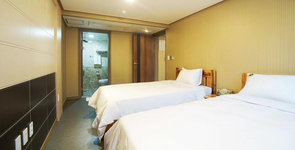 J2 Family Hotel Jeju Exterior foto