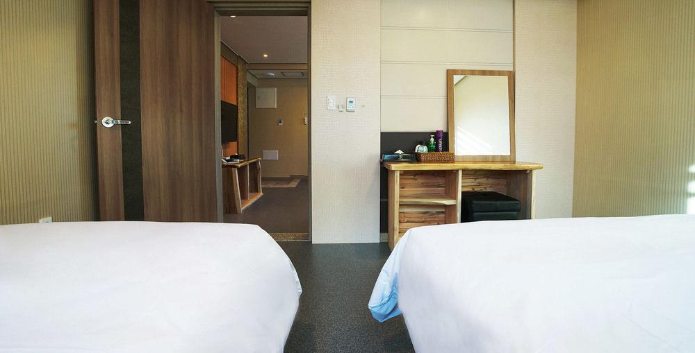 J2 Family Hotel Jeju Exterior foto