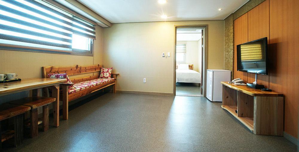 J2 Family Hotel Jeju Exterior foto